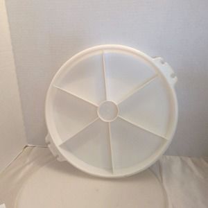 Tupperware Party Susan Divided snack container 12" in diameter